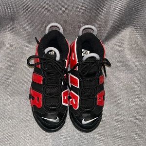 Nike Kids Air More Uptempo Bred PS Basketball Shoe Black/University Red